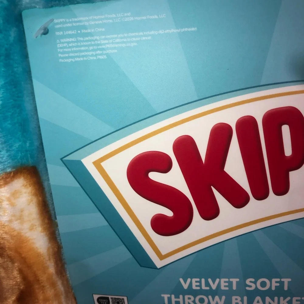 🥜 Skippy. peanut butter throw blanket